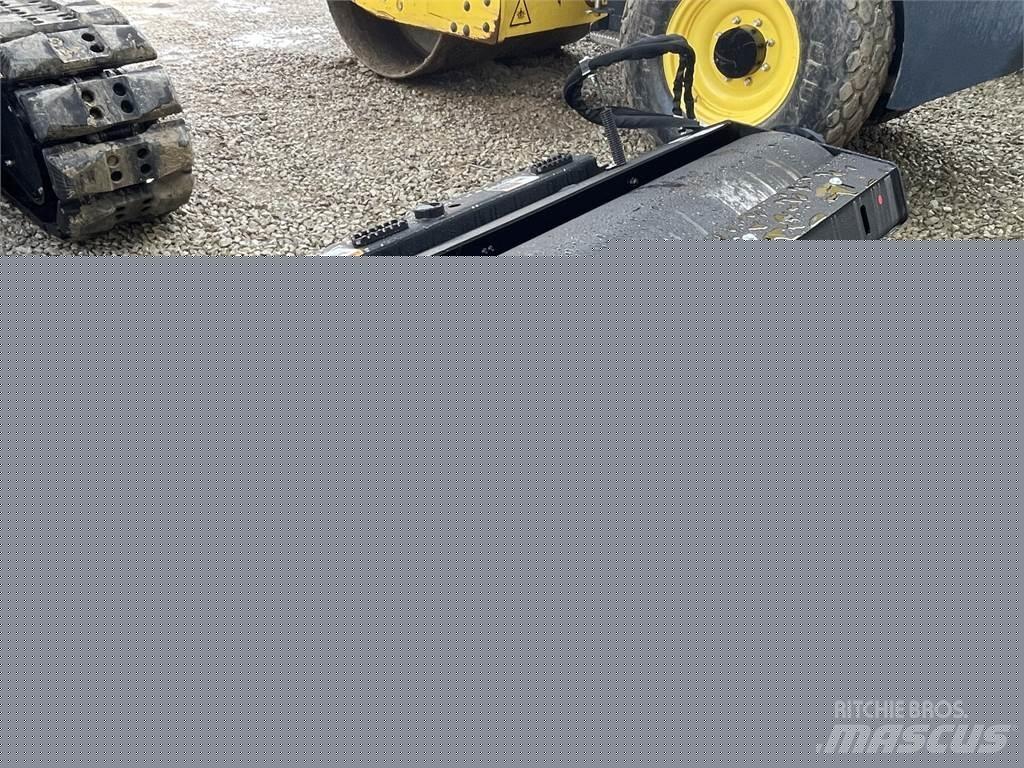 John Deere VR84C أخرى