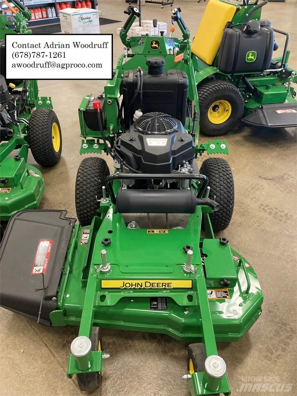 John Deere W36R جز العشب خلف الكهف
