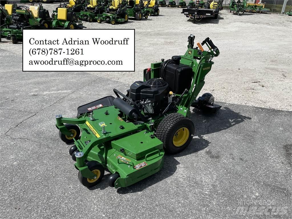John Deere W48R جز العشب خلف الكهف