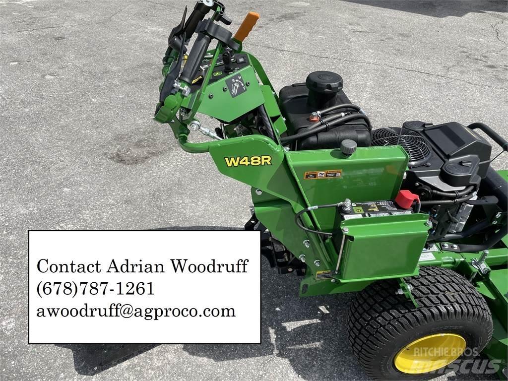 John Deere W48R جز العشب خلف الكهف