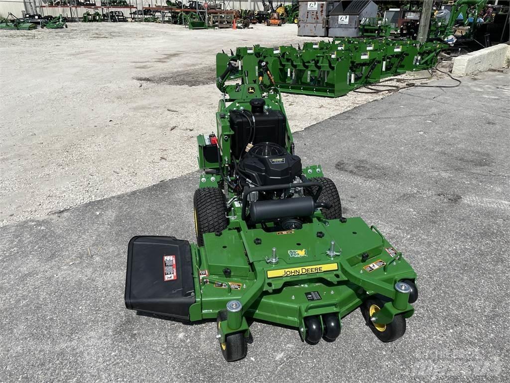John Deere W48R جز العشب خلف الكهف