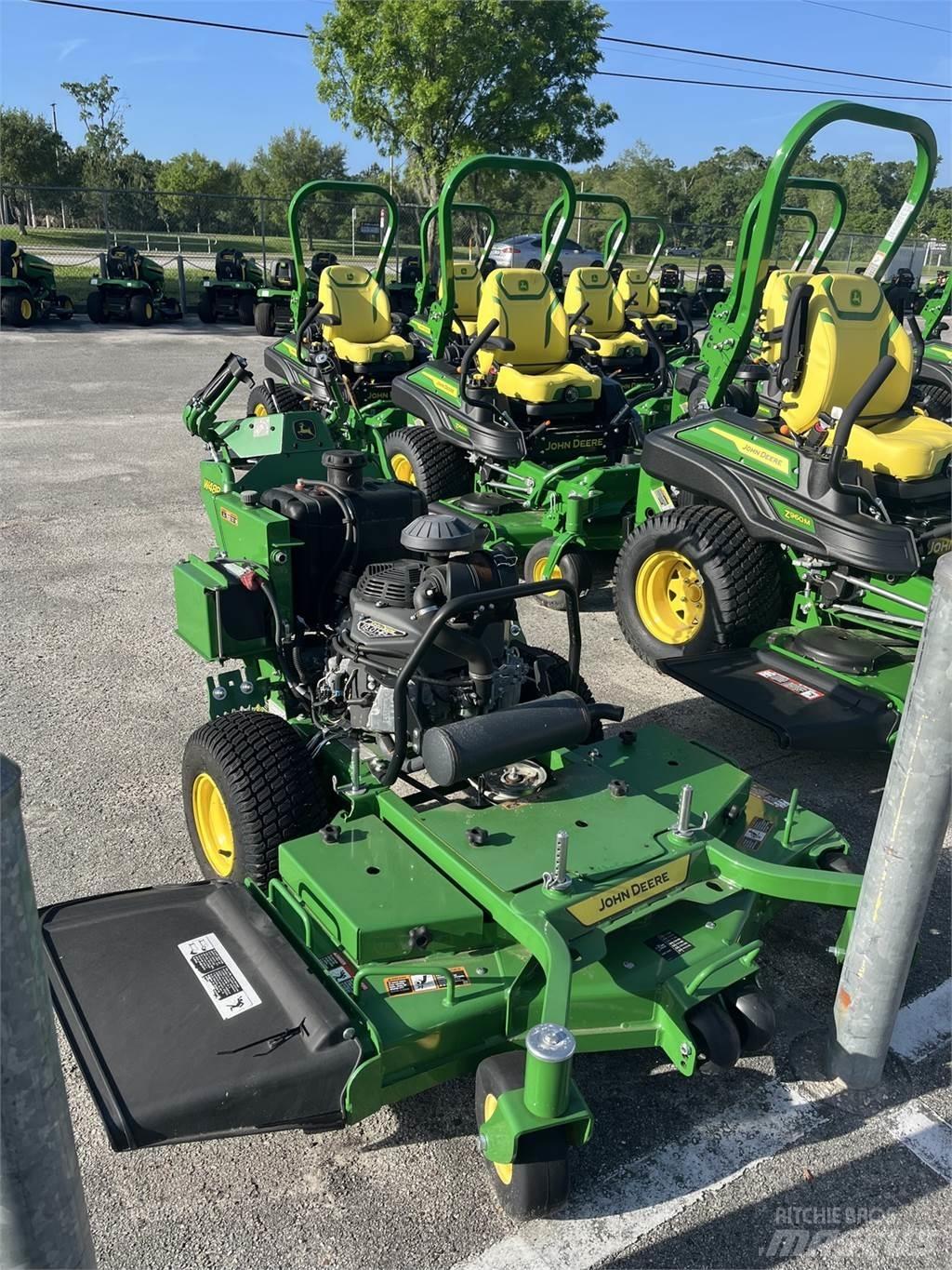 John Deere W48R جز العشب خلف الكهف