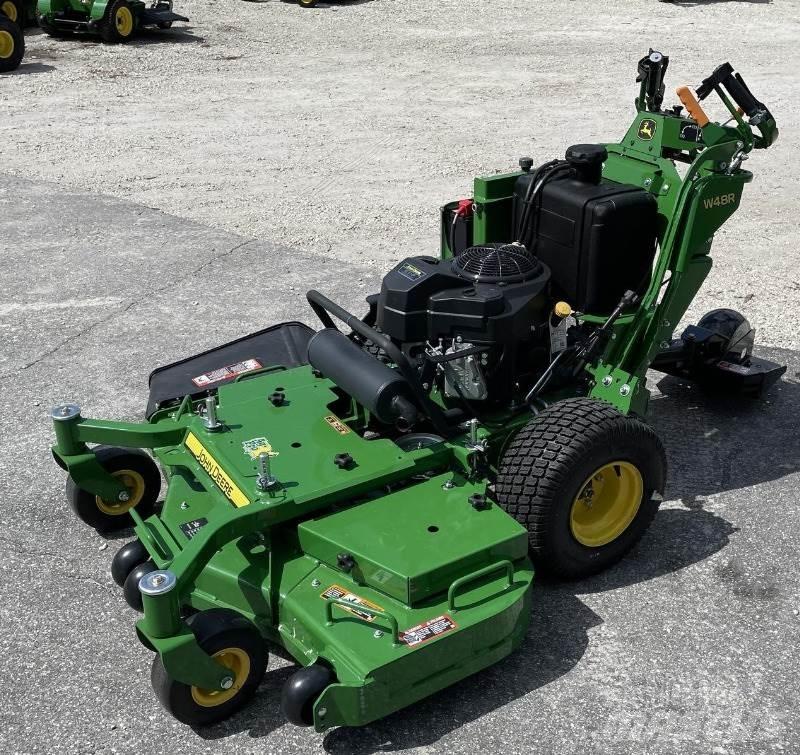 John Deere W48R جز العشب خلف الكهف