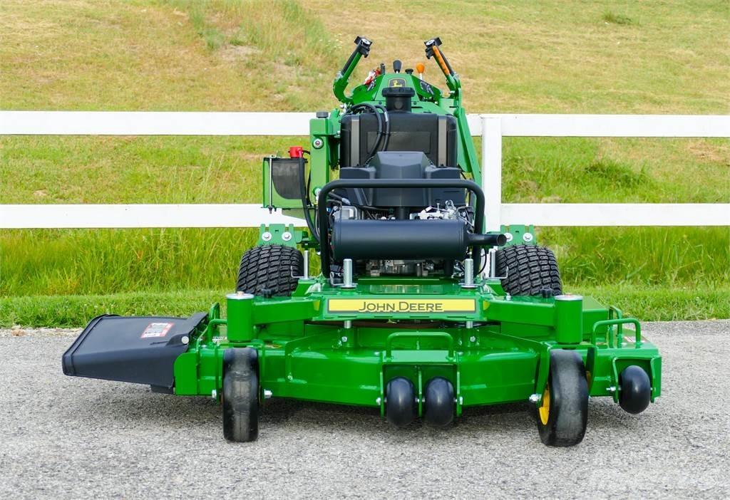 John Deere W48R جز العشب خلف الكهف