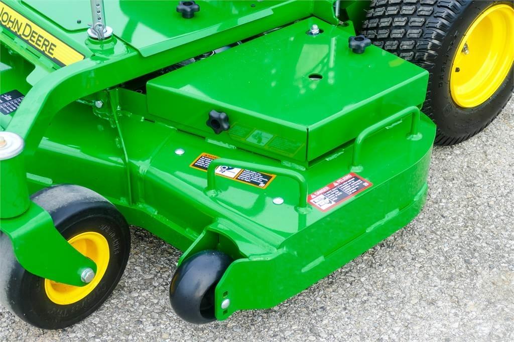 John Deere W48R جز العشب خلف الكهف