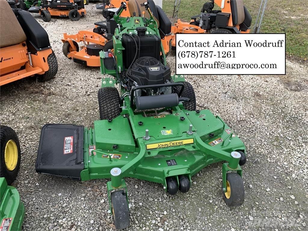 John Deere W52R جز العشب خلف الكهف