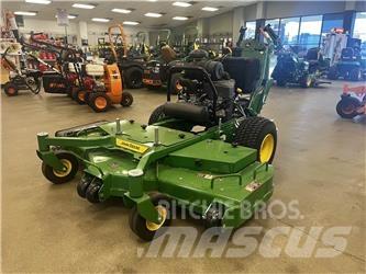 John Deere W61R جز العشب خلف الكهف