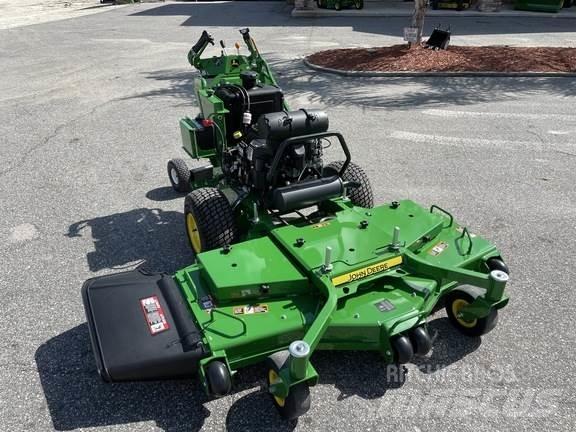 John Deere W61R جز العشب خلف الكهف