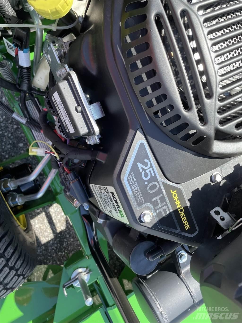 John Deere W61R جز العشب خلف الكهف