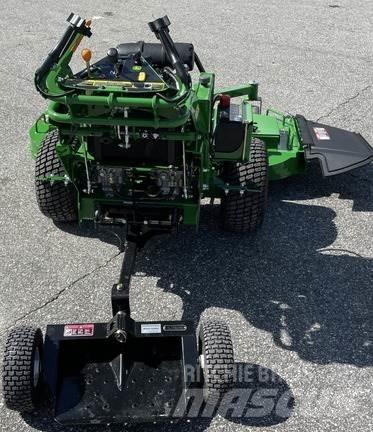 John Deere W61R جز العشب خلف الكهف