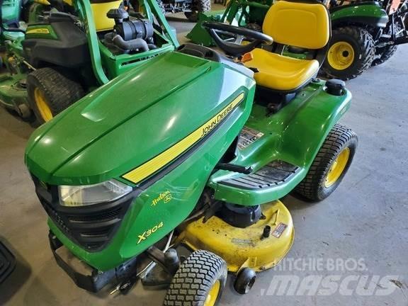 John Deere X304 ركوب الحشائش