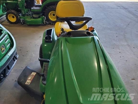 John Deere X304 ركوب الحشائش
