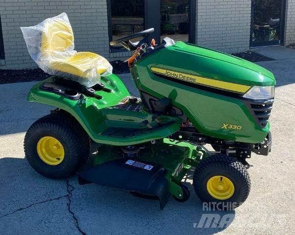 John Deere X330 جرارات مدمجة