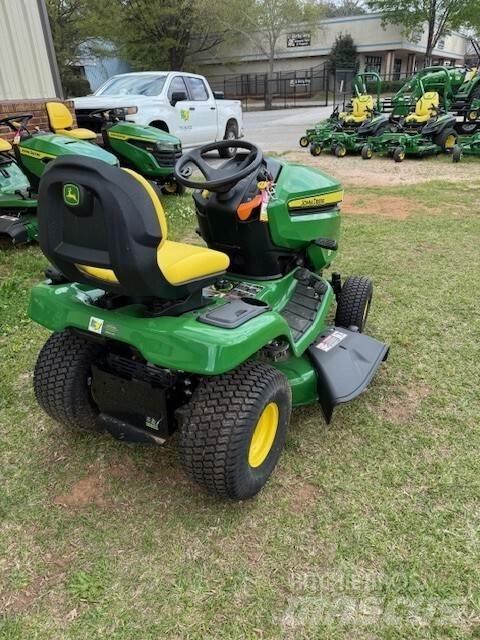 John Deere X330 جرارات مدمجة