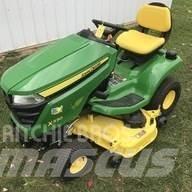 John Deere X330 جرارات مدمجة