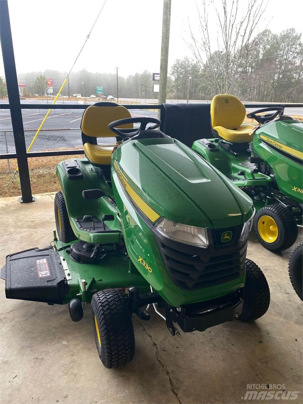 John Deere X330 جرارات مدمجة