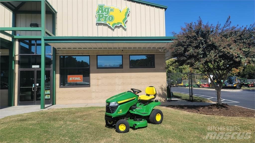 John Deere x330 جرارات مدمجة