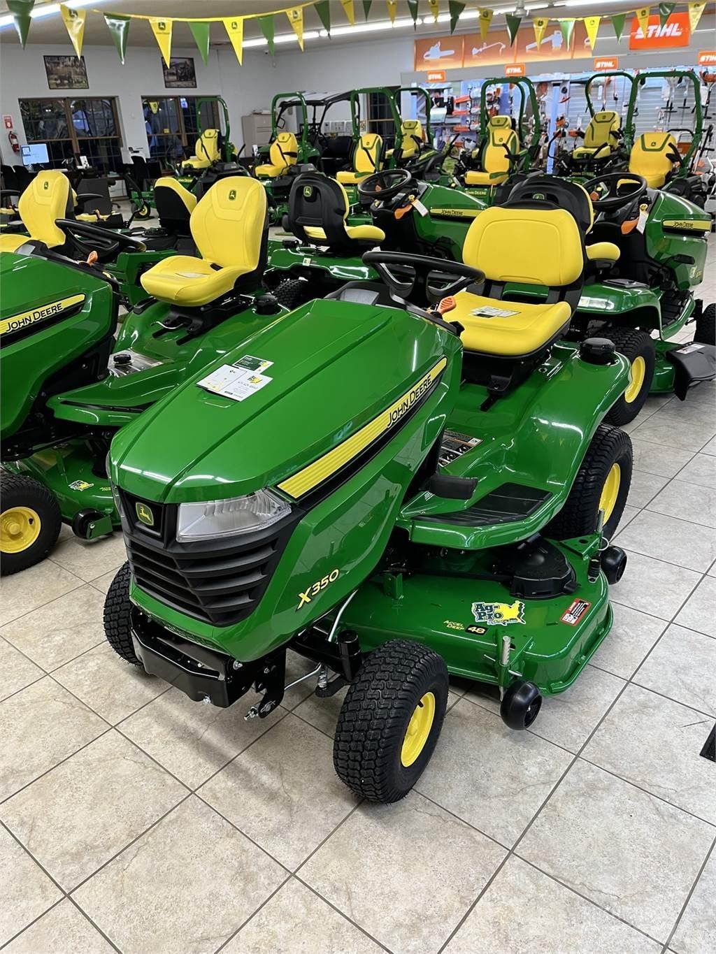John Deere X350 جرارات مدمجة