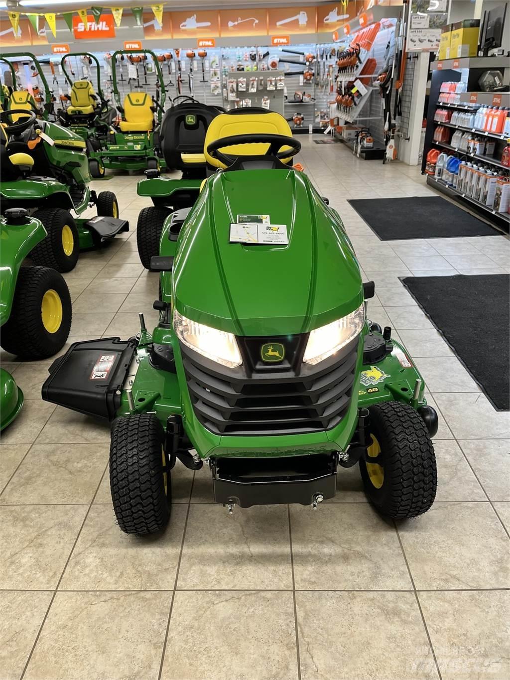 John Deere X350 جرارات مدمجة