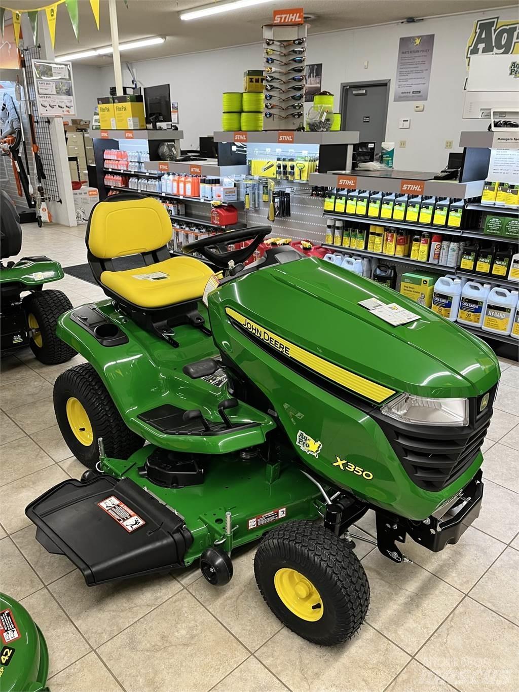 John Deere X350 جرارات مدمجة