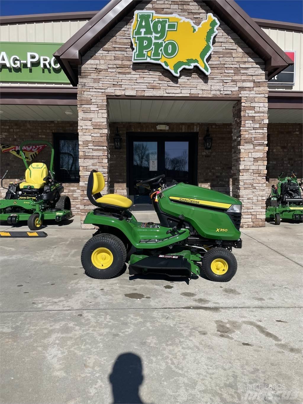 John Deere X350 جرارات مدمجة