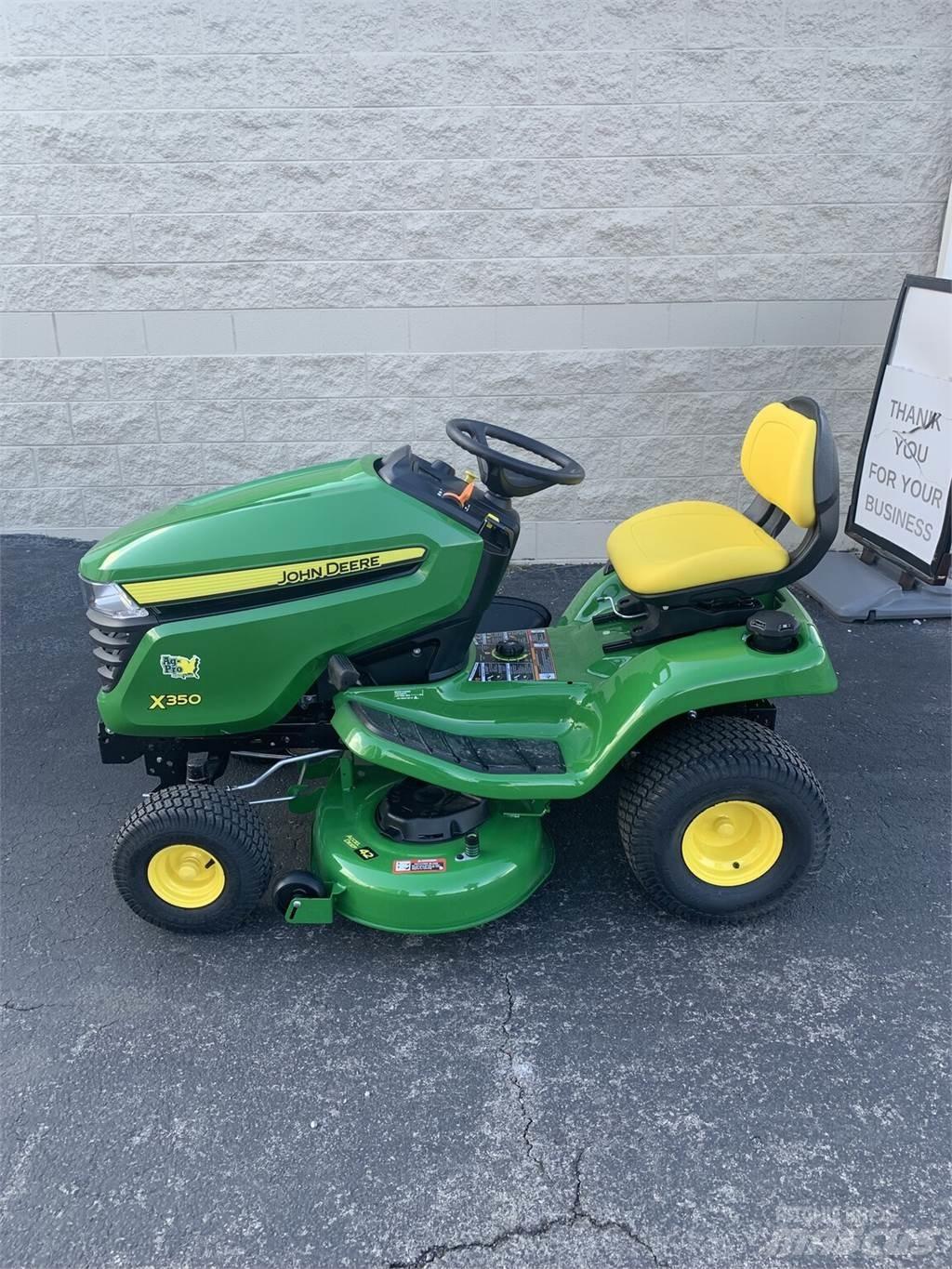 John Deere X350 جرارات مدمجة