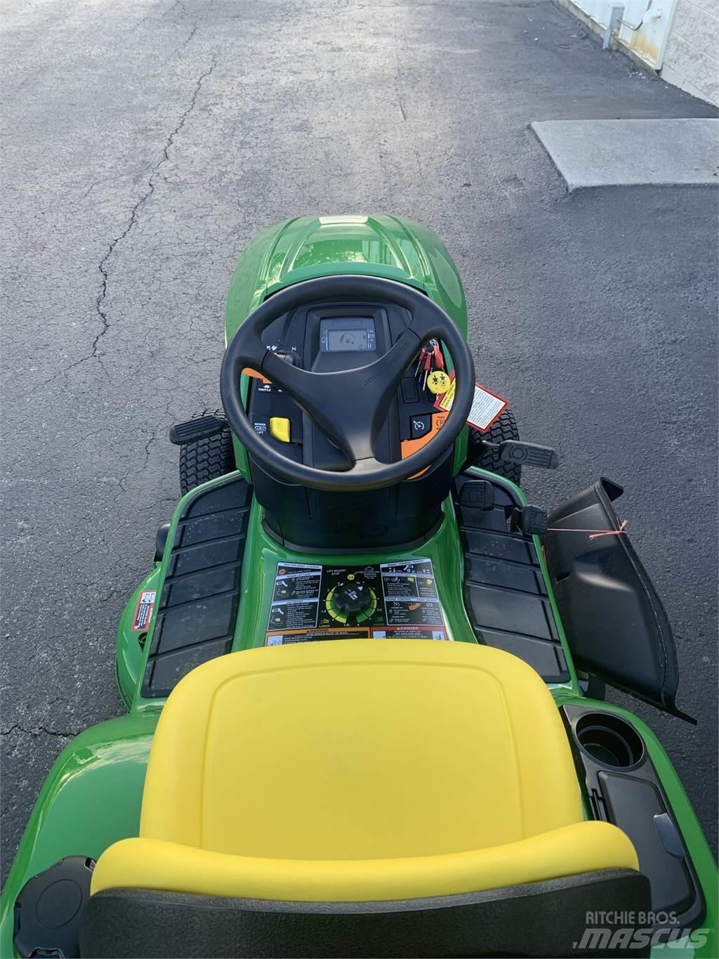 John Deere X350 جرارات مدمجة