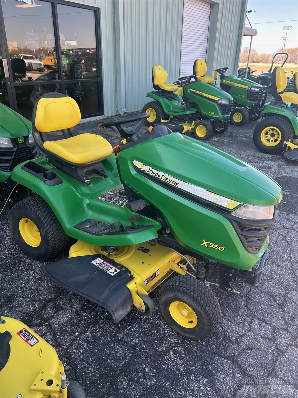 John Deere X350 ركوب الحشائش