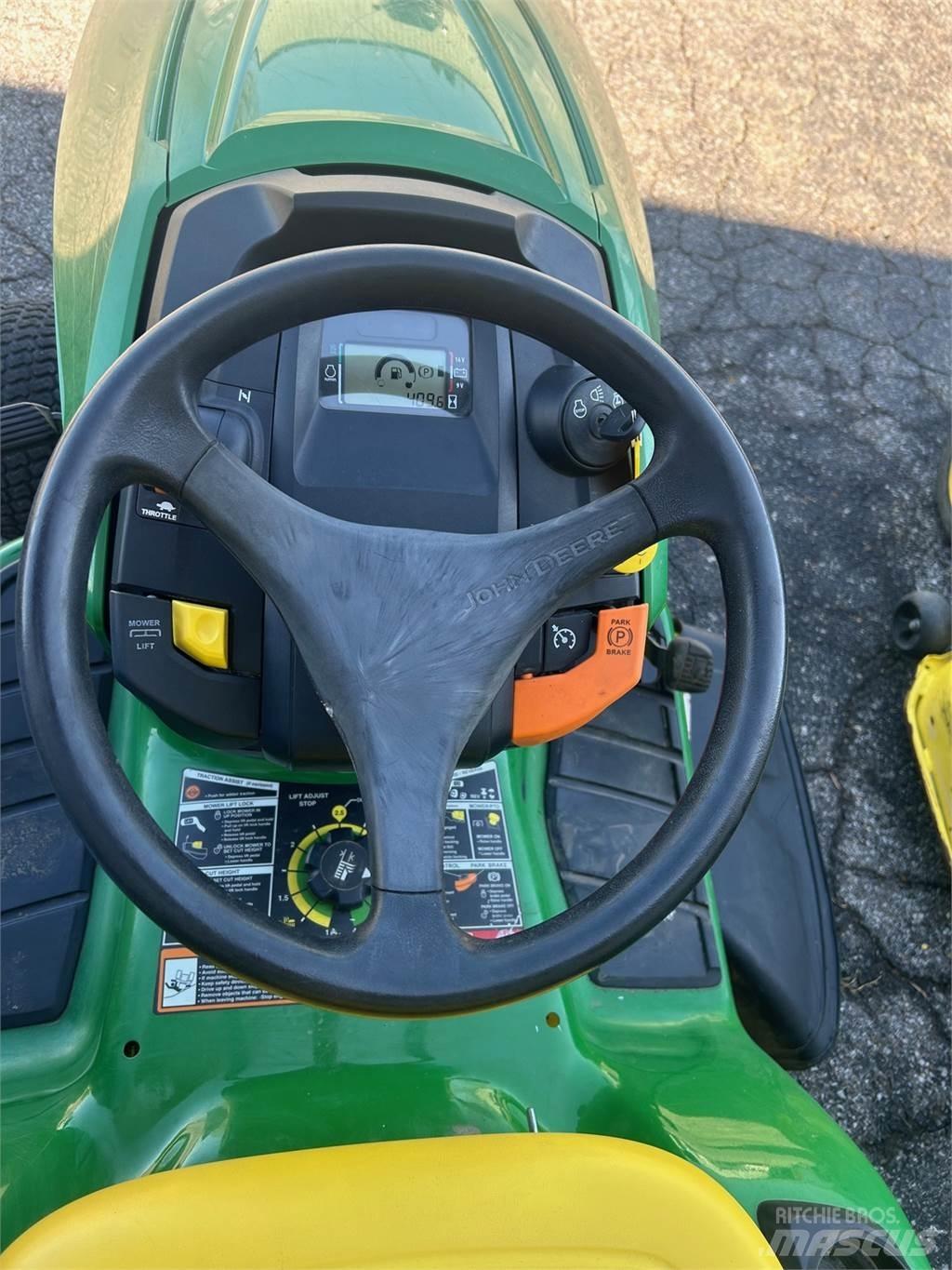 John Deere X350 ركوب الحشائش