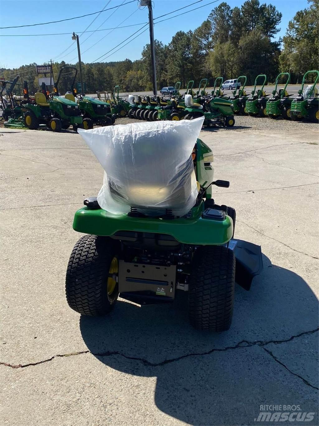 John Deere X350 جرارات مدمجة