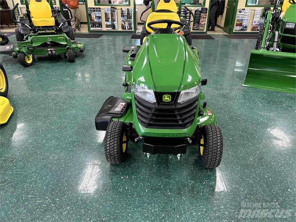 John Deere X350 جرارات مدمجة