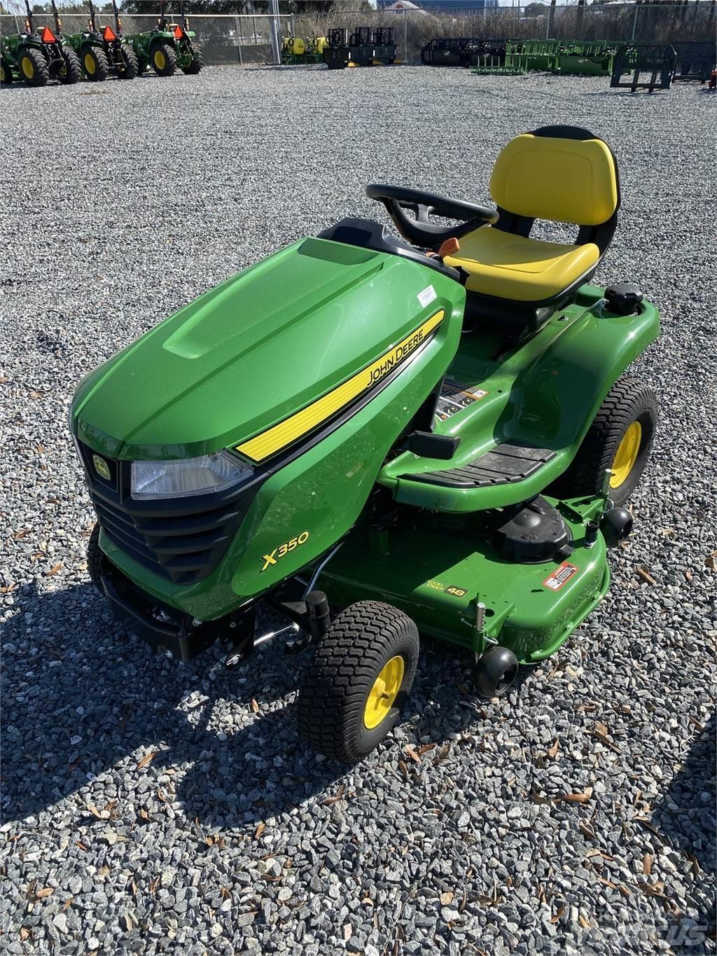 John Deere X350 جرارات مدمجة