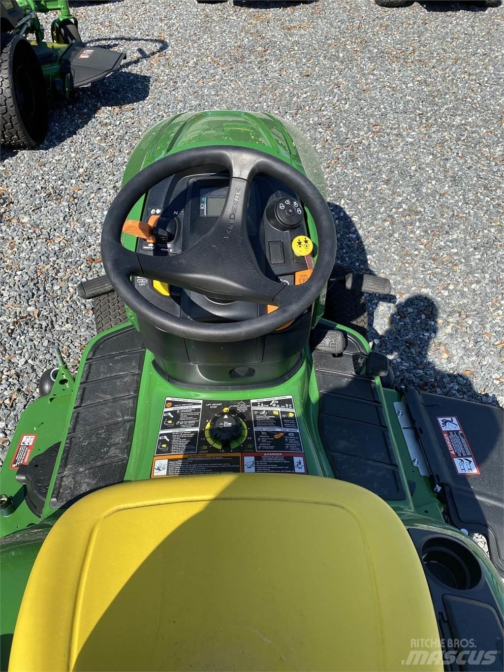 John Deere X350 جرارات مدمجة