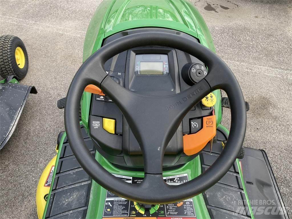 John Deere X350 جرارات مدمجة