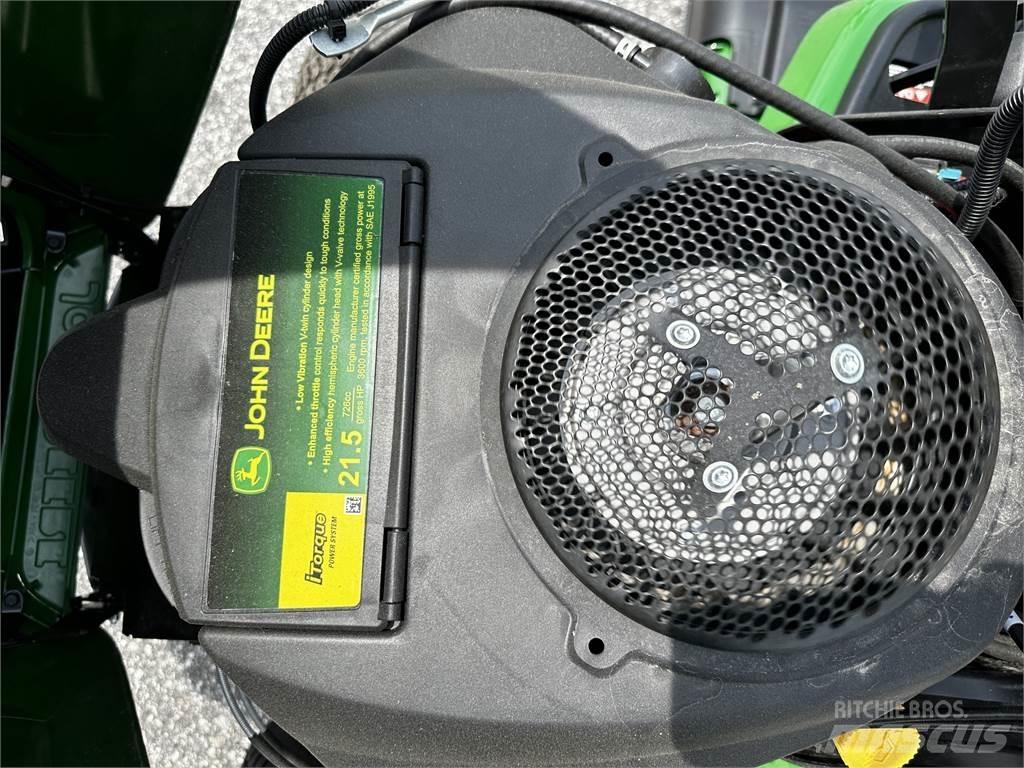 John Deere X370 جرارات مدمجة