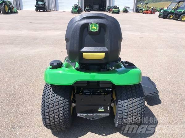 John Deere X380 جرارات مدمجة