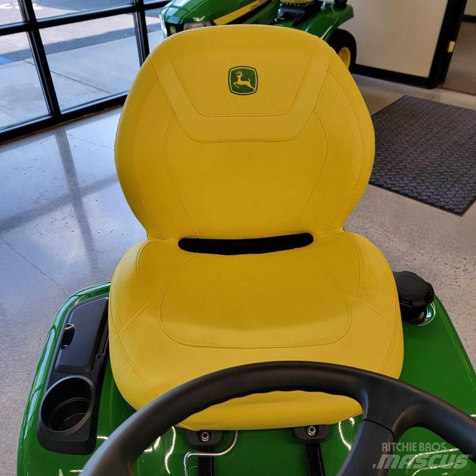 John Deere X380 جرارات مدمجة