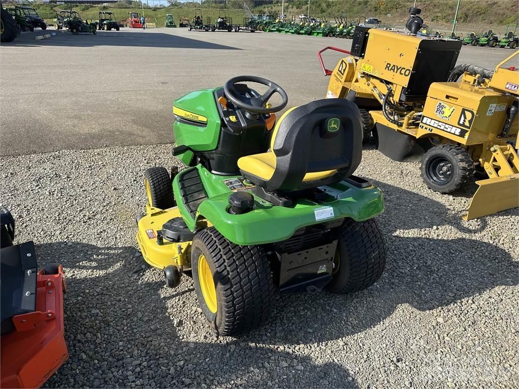 John Deere x380 جرارات مدمجة