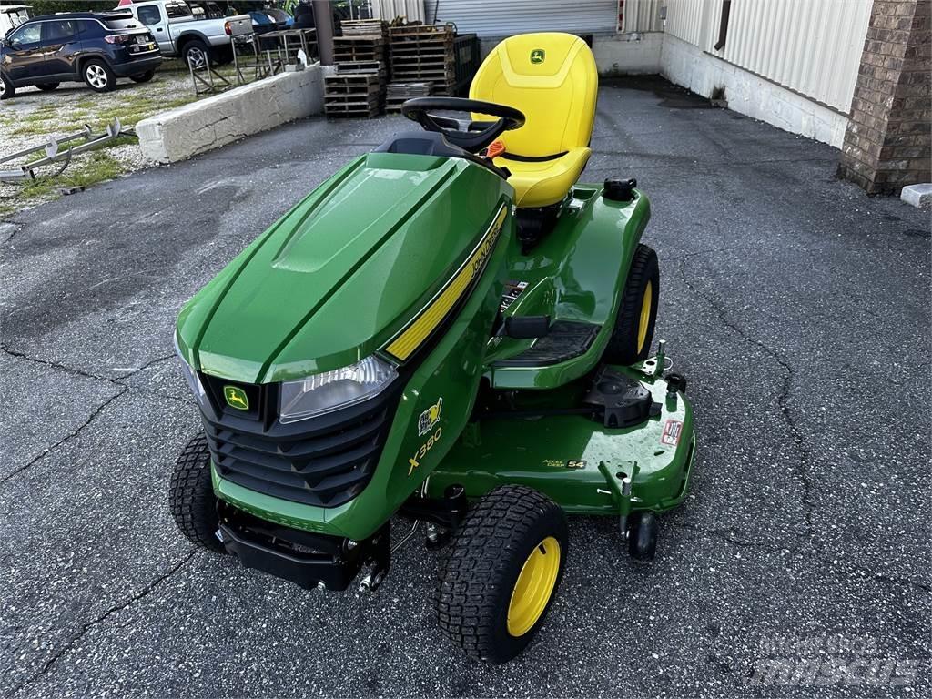 John Deere X380 جرارات مدمجة