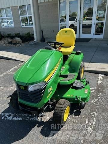 John Deere X380 ركوب الحشائش