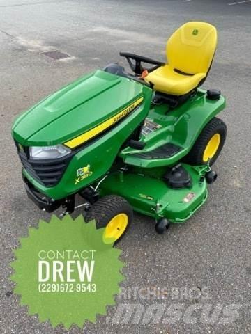 John Deere X380 جرارات مدمجة