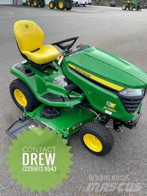 John Deere X380 جرارات مدمجة