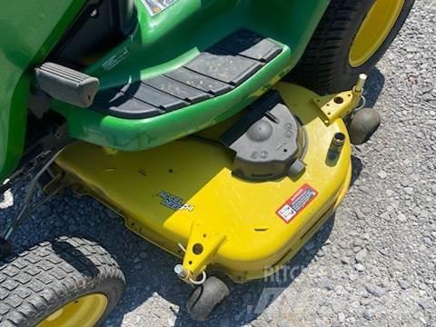 John Deere X380 جرارات مدمجة