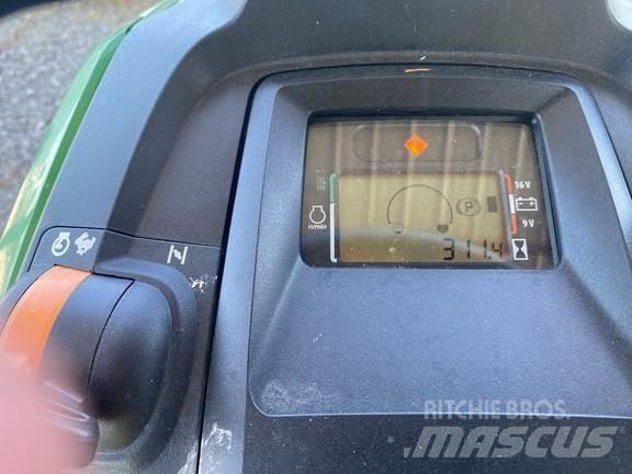 John Deere X380 جرارات مدمجة