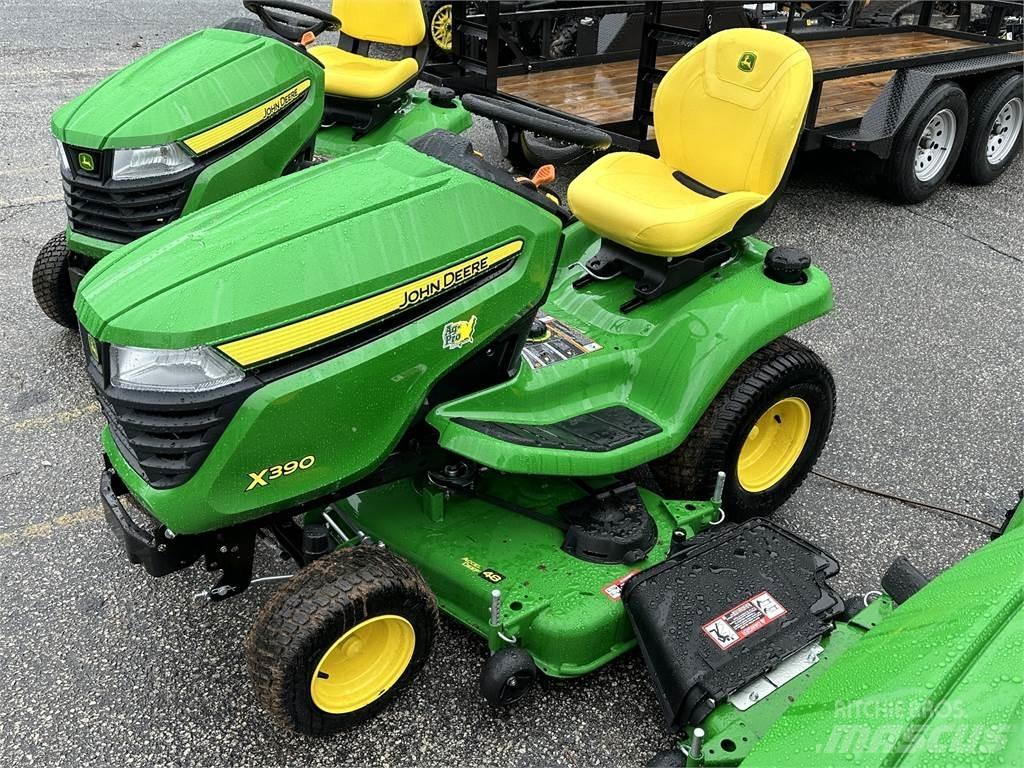 John Deere X390 جرارات مدمجة
