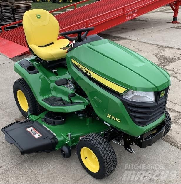 John Deere X390 جرارات مدمجة