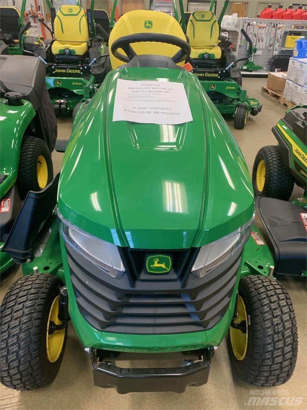 John Deere X390 جرارات مدمجة