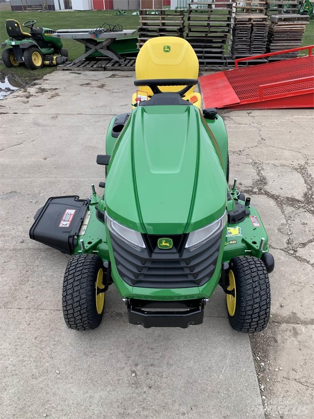John Deere X390 جرارات مدمجة