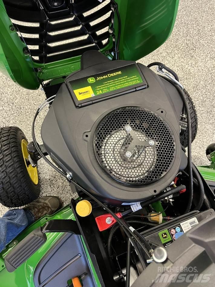 John Deere X570 جرارات مدمجة