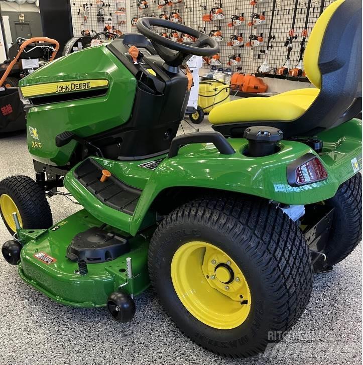 John Deere X570 جرارات مدمجة